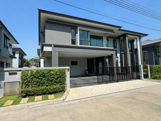For rent そして for sale 4 Beds house in Khlong Sam Wa, Bangkok