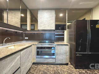 Condo en venta de 2 habitaciones en Khlong Toei, Bangkok