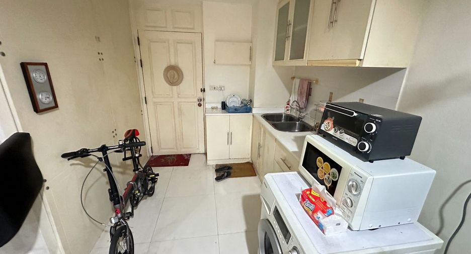 For sale studio condo in Bang Rak, Bangkok
