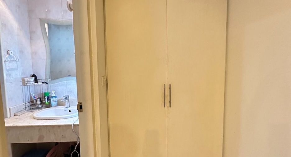For sale studio condo in Bang Rak, Bangkok