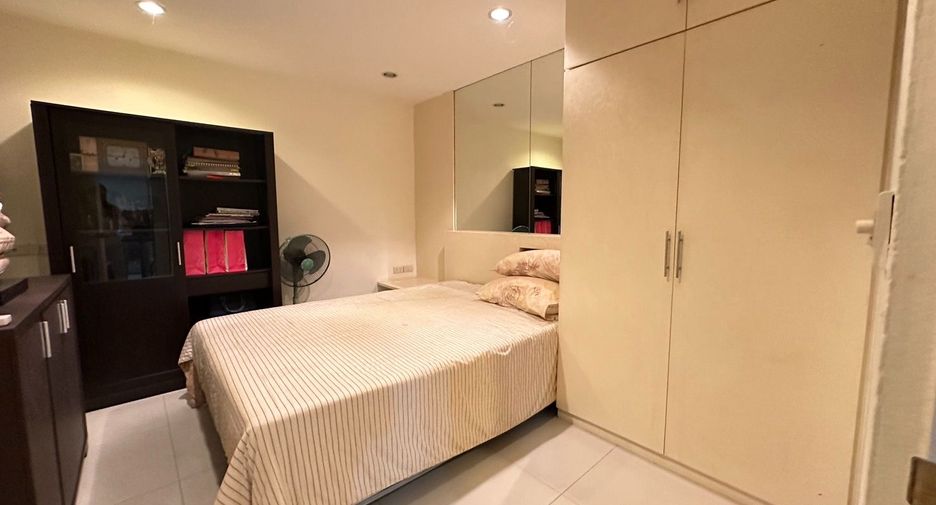 For sale studio condo in Bang Rak, Bangkok