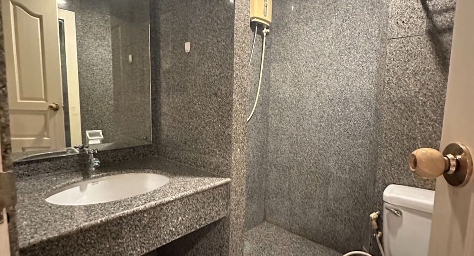 For sale studio condo in Bang Rak, Bangkok