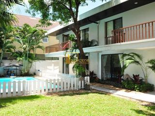 Haus zur Miete mit 3 Zimmer in Watthana, Bangkok