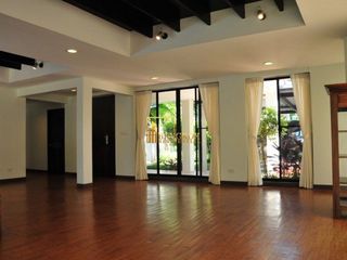Haus zur Miete mit 3 Zimmer in Watthana, Bangkok