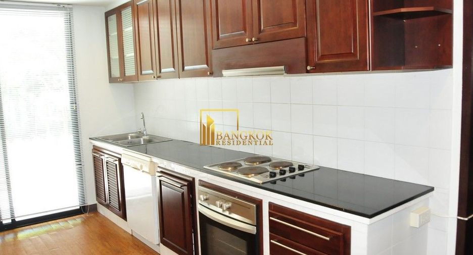 Haus zur Miete mit 3 Zimmer in Watthana, Bangkok