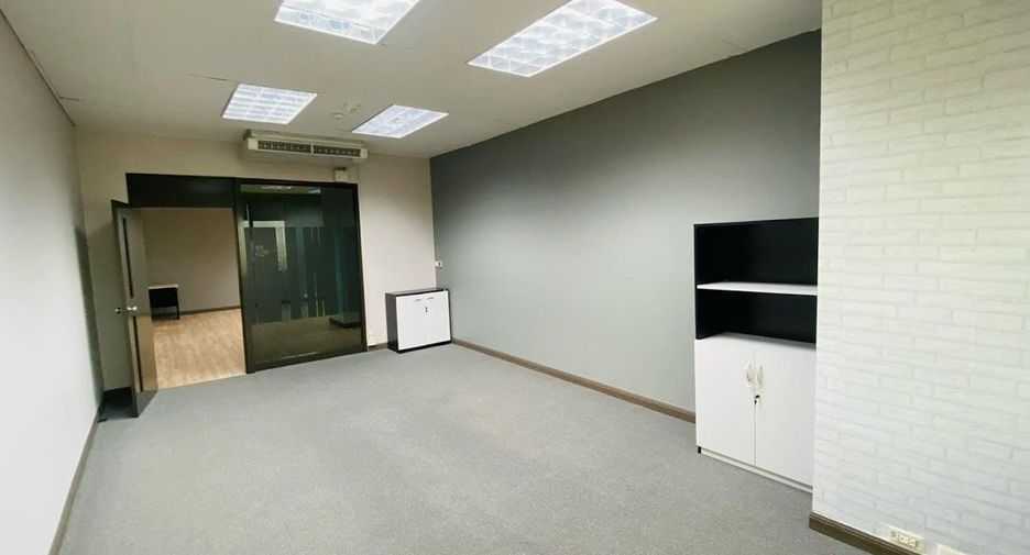 For rent office in Bang Na, Bangkok