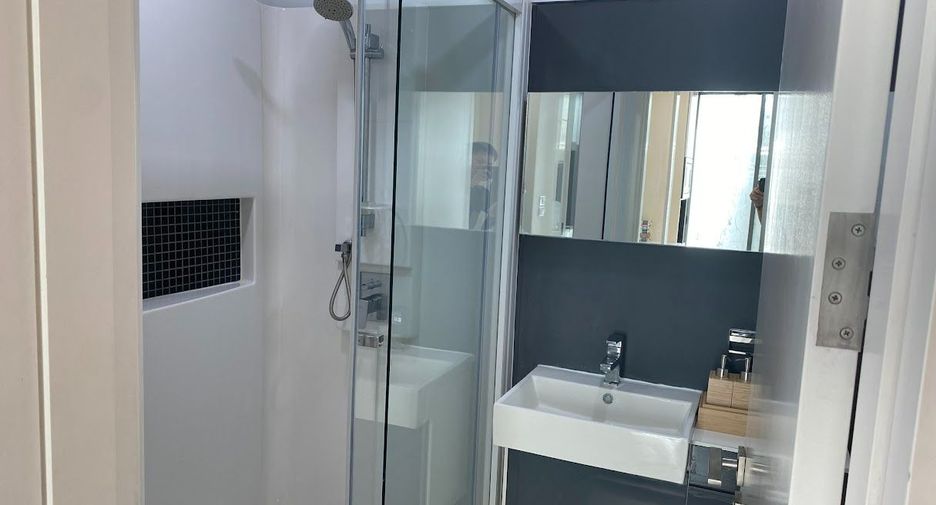For sale 2 bedrooms condo in Phra Khanong, Bangkok