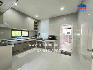 For sale 4 Beds house in Lam Luk Ka, Pathum Thani