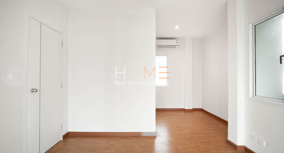 For sale 3 bedrooms house in Pak Kret, Nonthaburi