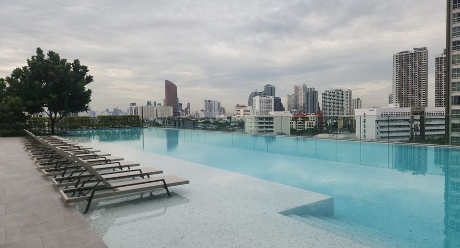 For sale 1 bed condo in Phaya Thai, Bangkok