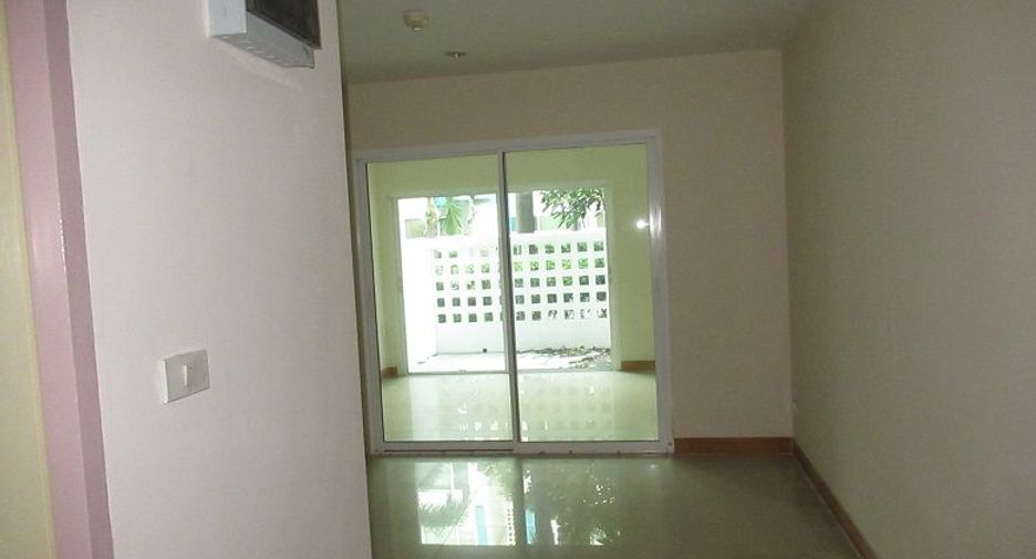 For sale studio condo in Phasi Charoen, Bangkok