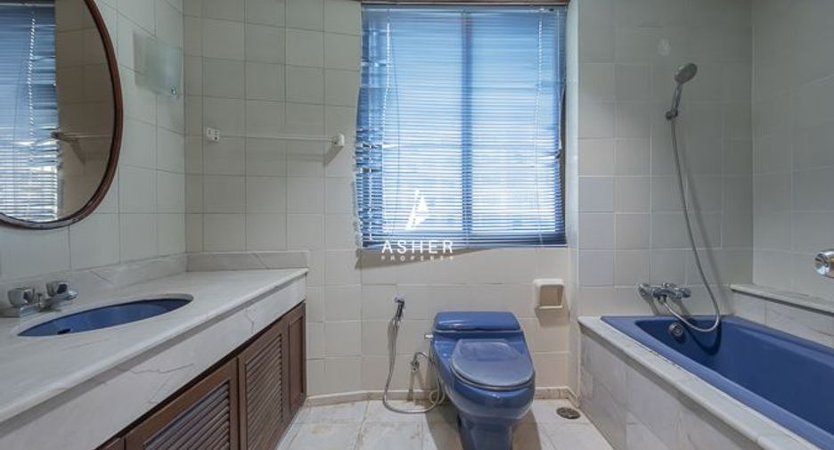 For sale 2 bedrooms condo in Watthana, Bangkok