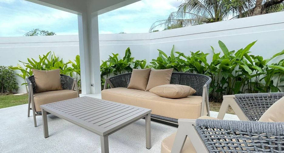 For rent 4 bedrooms villa in Mueang Phuket, Phuket