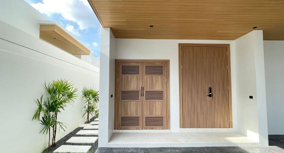 For rent 4 bedrooms villa in Mueang Phuket, Phuket