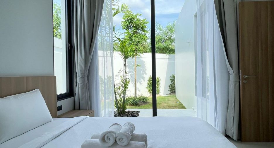 For rent 4 bedrooms villa in Mueang Phuket, Phuket
