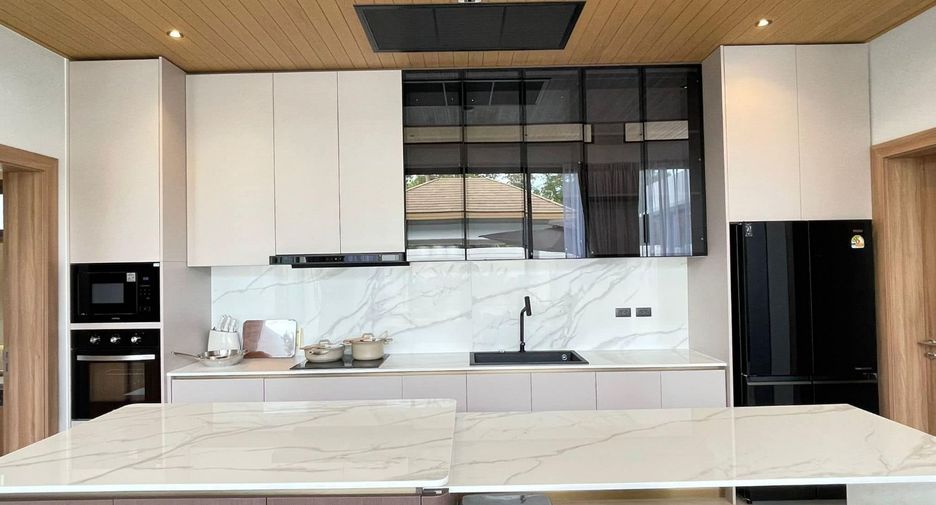 For rent 4 bedrooms villa in Mueang Phuket, Phuket