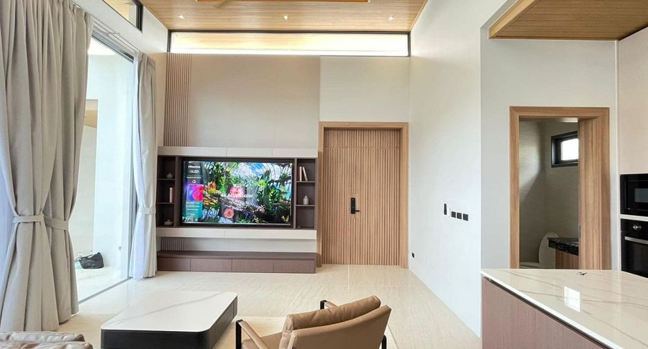For rent 4 bedrooms villa in Mueang Phuket, Phuket