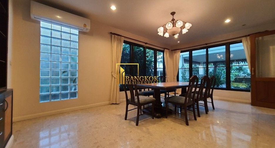 Casa en alquiler de 3 habitaciones en Yan Nawa, Bangkok