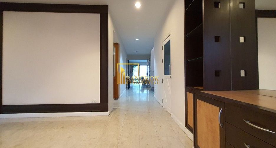 Casa en alquiler de 3 habitaciones en Yan Nawa, Bangkok