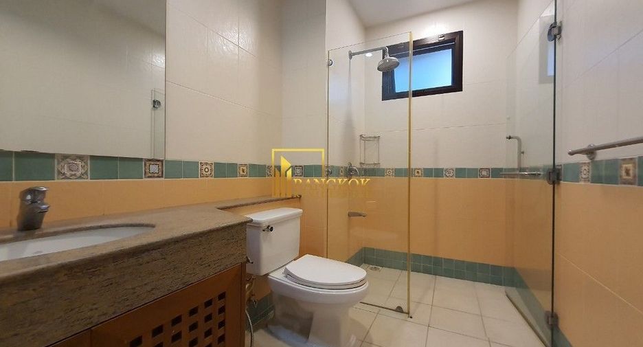 Casa en alquiler de 3 habitaciones en Yan Nawa, Bangkok