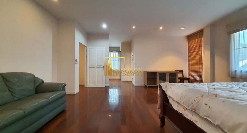 Casa en alquiler de 3 habitaciones en Yan Nawa, Bangkok