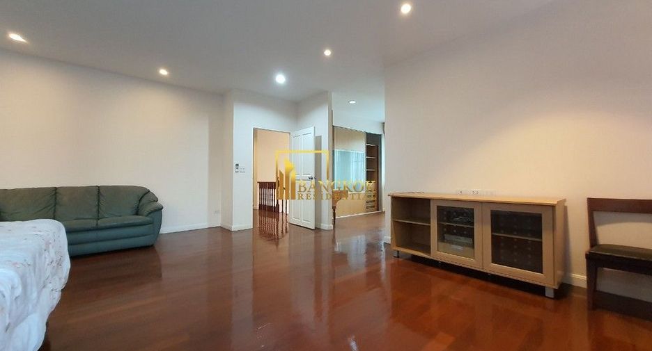Casa en alquiler de 3 habitaciones en Yan Nawa, Bangkok