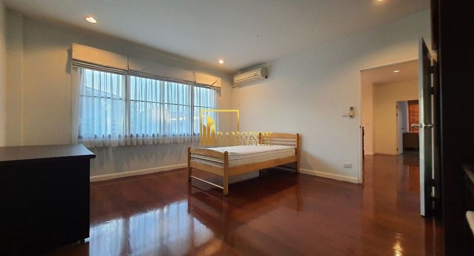 Casa en alquiler de 3 habitaciones en Yan Nawa, Bangkok