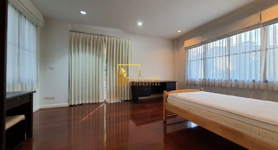Casa en alquiler de 3 habitaciones en Yan Nawa, Bangkok