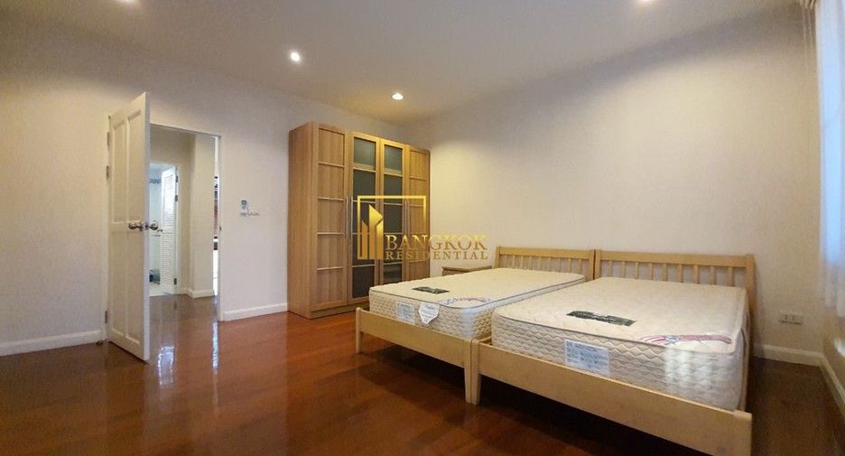 Casa en alquiler de 3 habitaciones en Yan Nawa, Bangkok