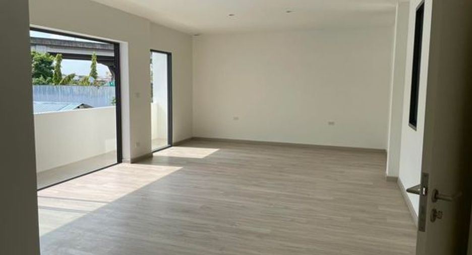 For rent 3 bedrooms office in Don Mueang, Bangkok