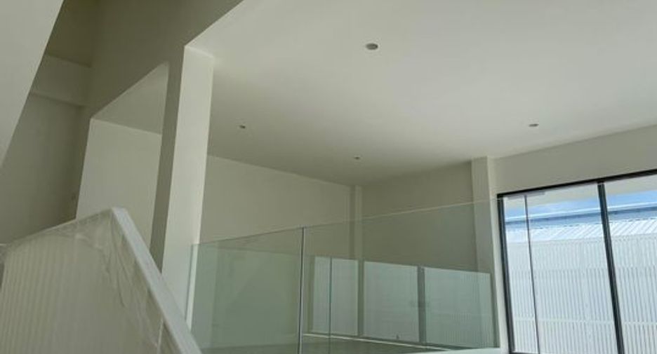 For rent 3 bedrooms office in Don Mueang, Bangkok