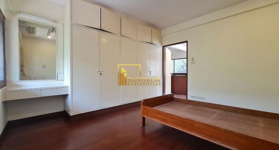 For rent 3 bedrooms house in Khlong Toei, Bangkok