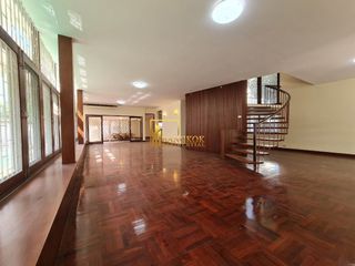 For rent 3 bedrooms house in Khlong Toei, Bangkok
