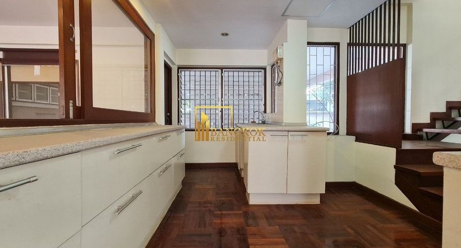 For rent 3 bedrooms house in Khlong Toei, Bangkok