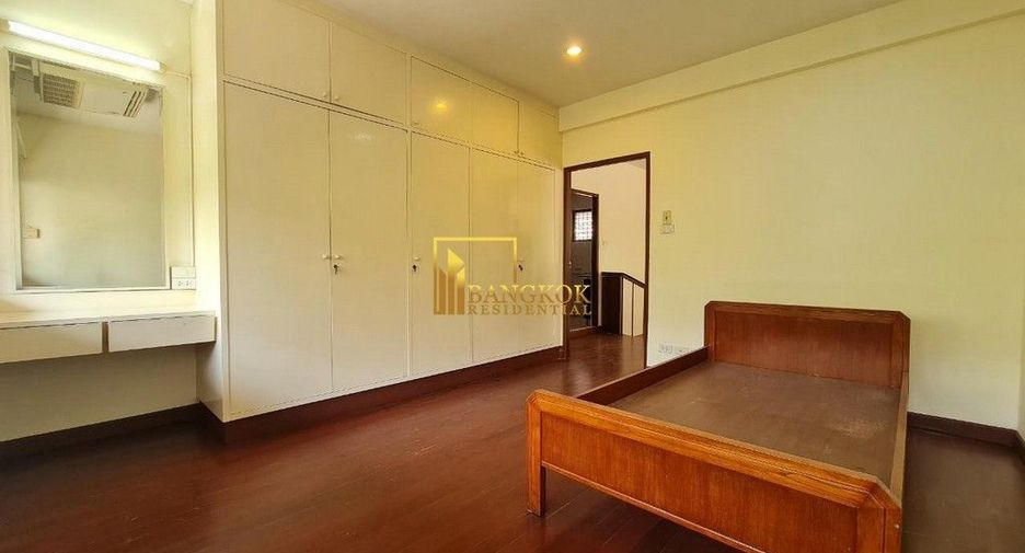 For rent 3 bedrooms house in Khlong Toei, Bangkok