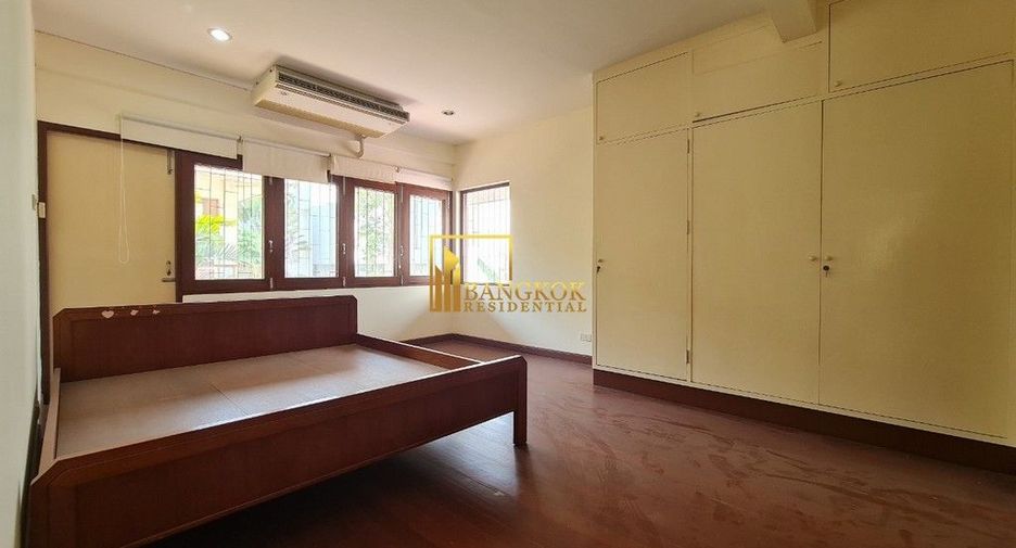 For rent 3 bedrooms house in Khlong Toei, Bangkok