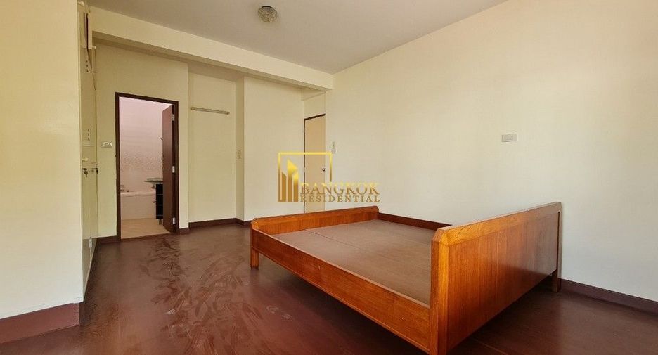 For rent 3 bedrooms house in Khlong Toei, Bangkok