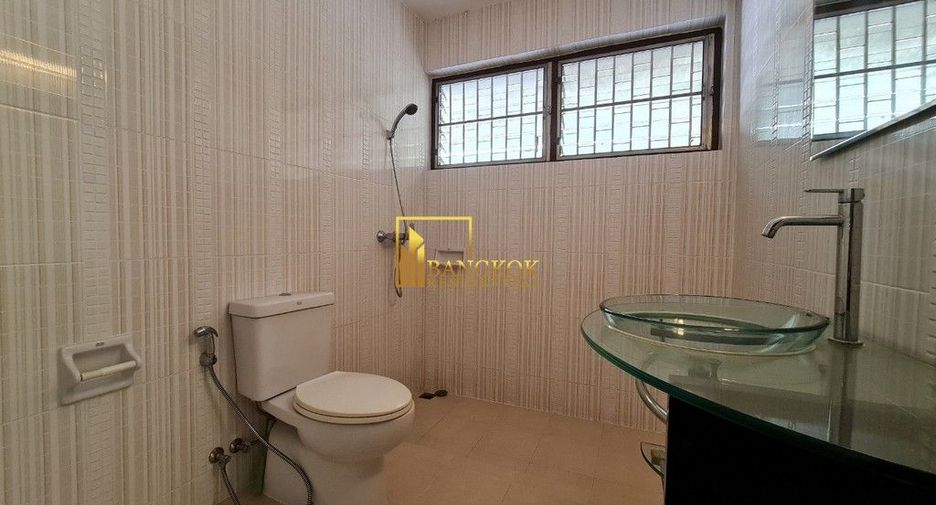 For rent 3 bedrooms house in Khlong Toei, Bangkok