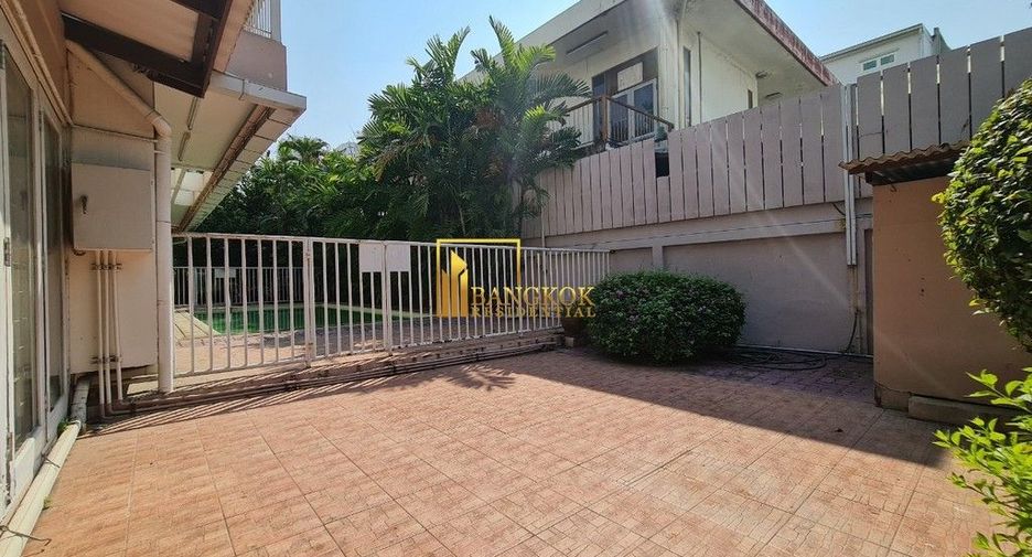 For rent 3 bedrooms house in Khlong Toei, Bangkok