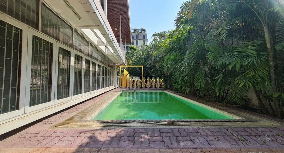 For rent 3 bedrooms house in Khlong Toei, Bangkok