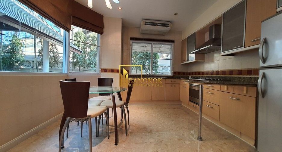 Casa en alquiler de 3 habitaciones en Yan Nawa, Bangkok
