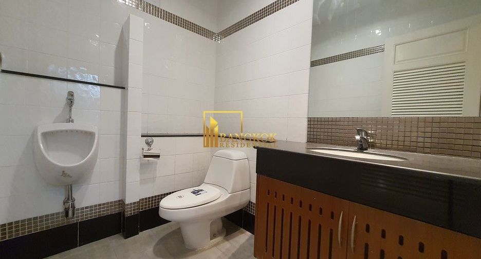 Casa en alquiler de 3 habitaciones en Yan Nawa, Bangkok