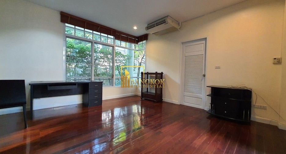 Casa en alquiler de 3 habitaciones en Yan Nawa, Bangkok