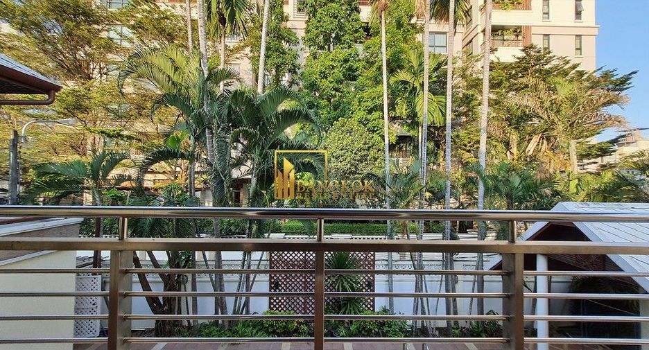 Casa en alquiler de 3 habitaciones en Yan Nawa, Bangkok