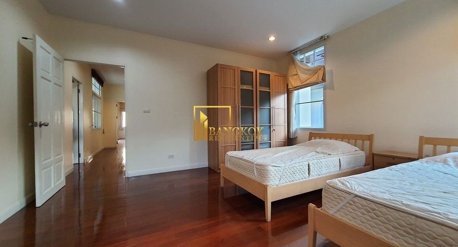 Casa en alquiler de 3 habitaciones en Yan Nawa, Bangkok