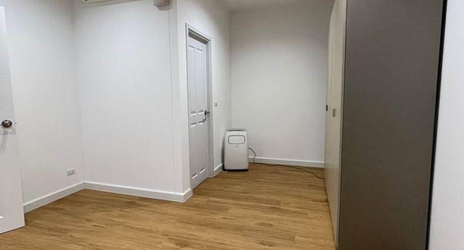 Haus zur Miete mit 4 Zimmer in Bang Khen, Bangkok