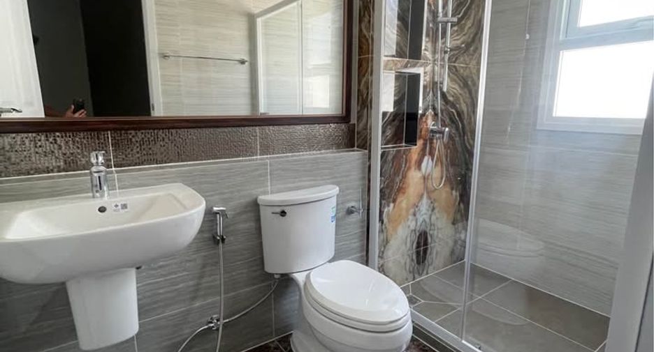 Haus zur Miete mit 4 Zimmer in Bang Khen, Bangkok