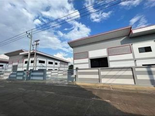 For sale 6 bed warehouse in Krathum Baen, Samut Sakhon