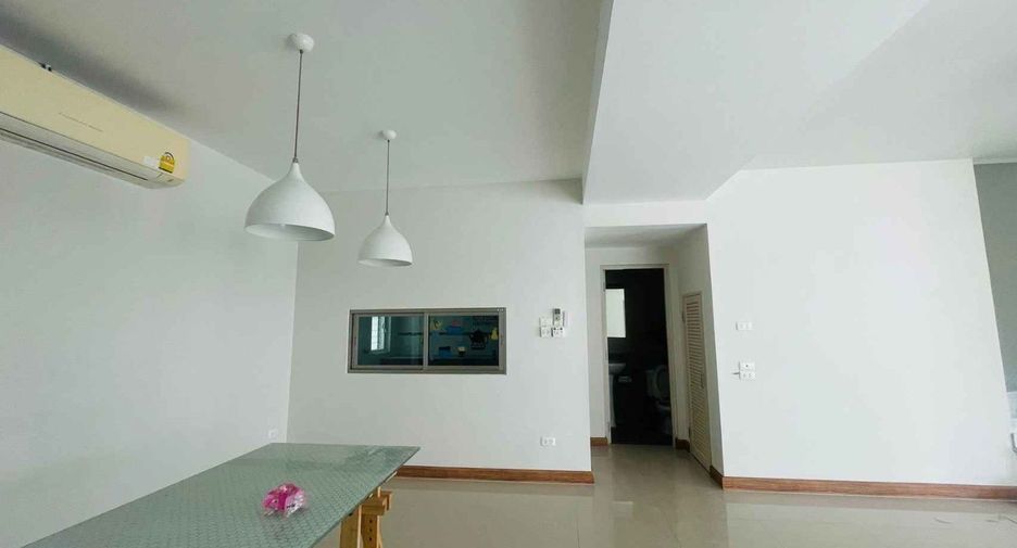 For rent and for sale 3 bedrooms house in Si Racha, Chonburi