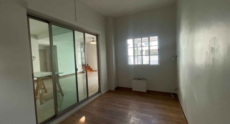 For rent and for sale 3 bedrooms house in Si Racha, Chonburi